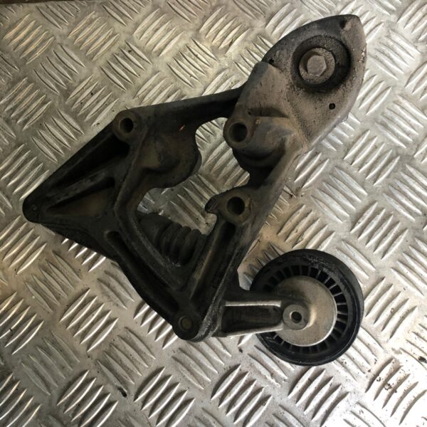 ŁAPA NAPINACZ VOLKSWAGEN CRAFTER F-568455-0500