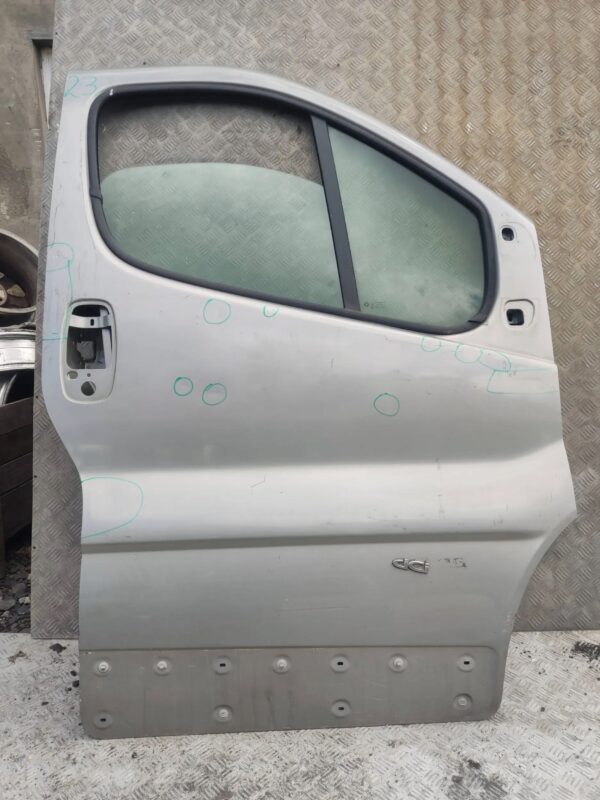 DRZWI PRAWE TRAFIC VIVARO PRIMASTAR 01-14 NR23 SREBRNE