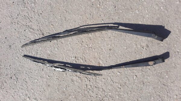 RAMIE WYCIERACZKI SZYBY PRZEDNIEJ CZOŁOWEJ LEWE + PRAWE TRANSIT 00-06