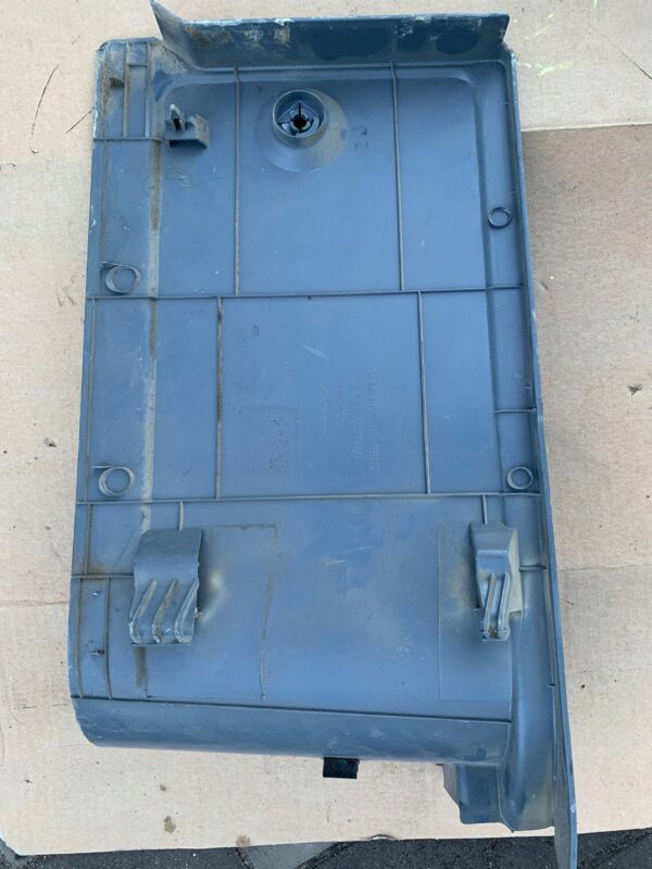 MASKOWNICA OSŁONA PRAWA A6396600909 MERCEDES VITO W639