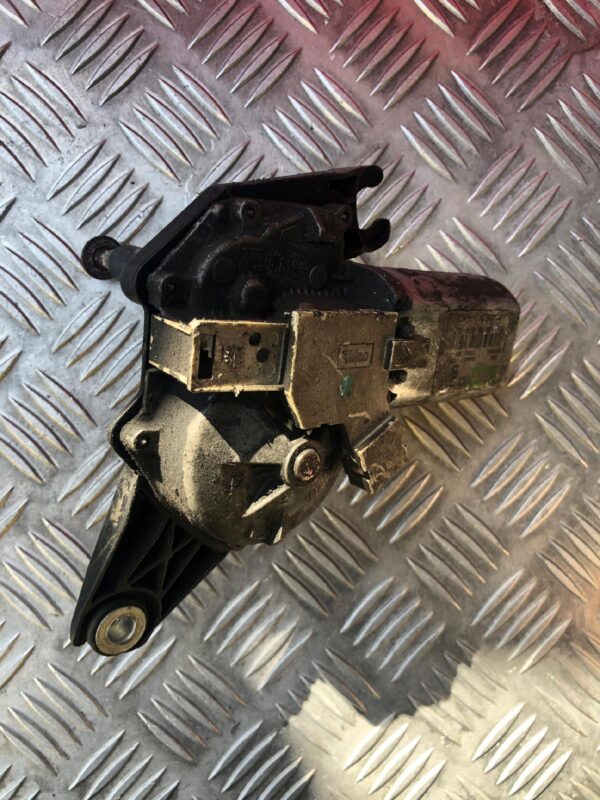 SILNICZEK SZYBY PRAWY TYŁ TRAFIC 7700311590D