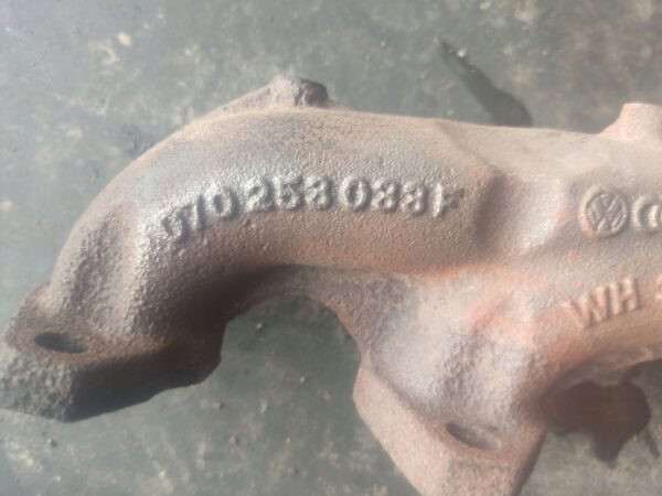 KOLEKTOR WYDECHOWY VW T5 070253033F