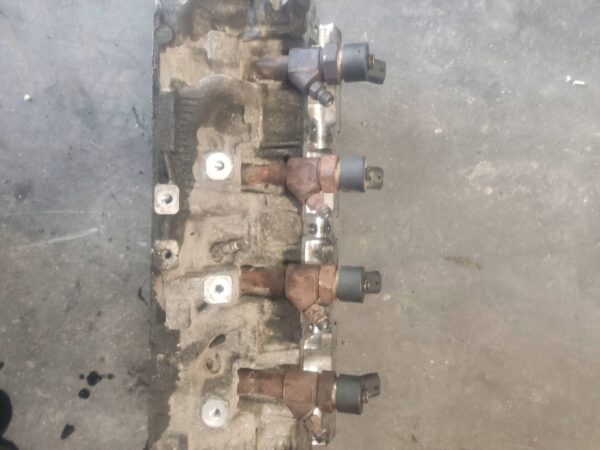 WTRYSKIWACZE RENAULT TRAFIC II 1.9 DCI Z USZKODZONĄ GŁOWICĄ