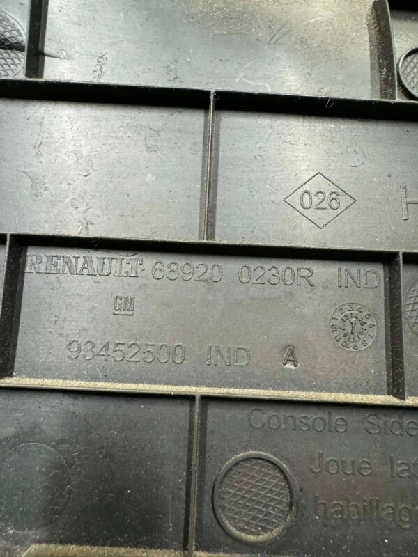 OSŁONA DESKI KONSOLI PRAWA RENAULT TRAFIC III 14- 689200230R 93452500