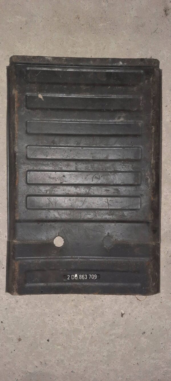 DYWANIK SAMOCHODOWY PRZEDNI VW II LT 2D0863709