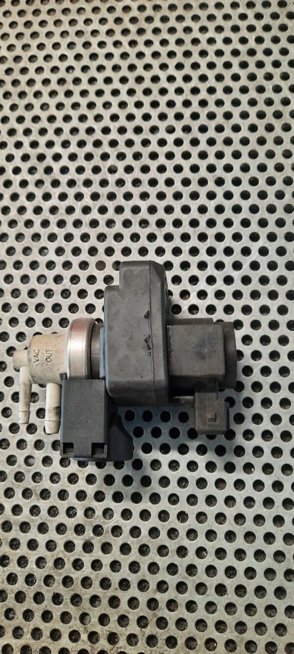 ZAWÓR PODCIŚNIENIA RENAULT 820041