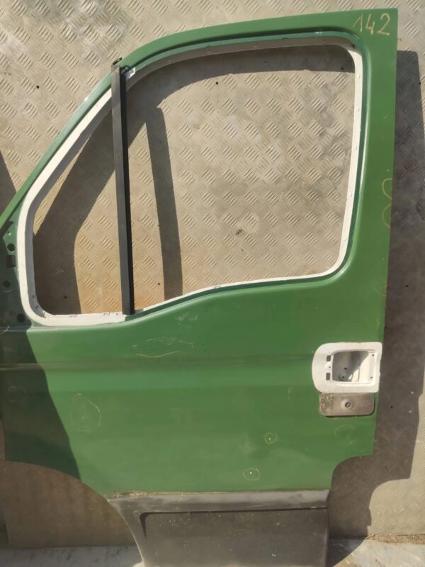DRZWI LEWY PRZÓD IVECO DAILY 99-06r 142