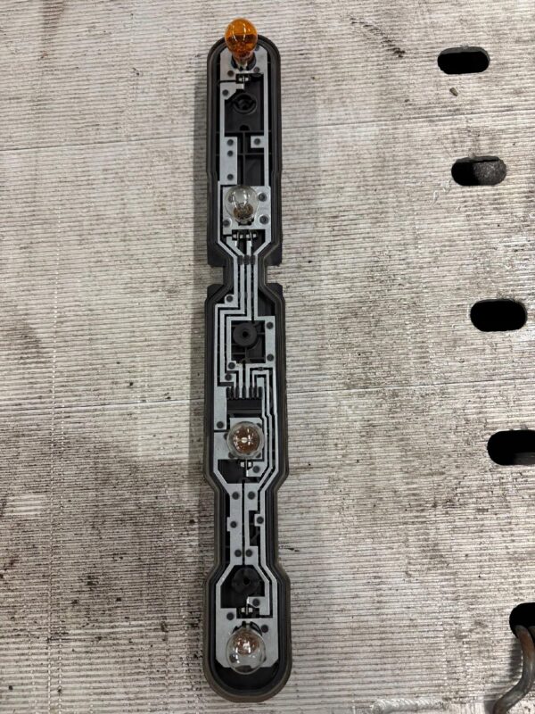 WKŁAD LAMPY PEWY TYŁ MASTER III 17109600