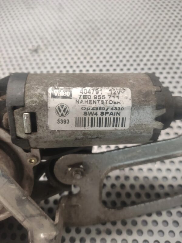 SILNICZEK WYCIERACZKI TYŁ VOLKSWAGEN T5 7E0955711