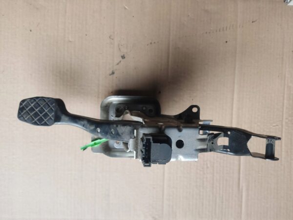 PEDAŁ HAMULCA VOLKSWAGEN CADDY III 1T1721057K