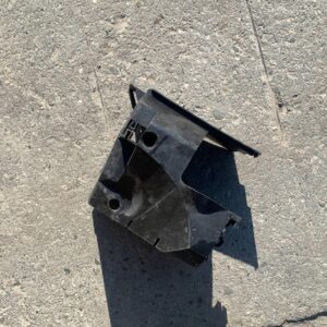 OBUDOWA SKRZYNKI BEZPIECZNIKÓW TRAFIC II VIVARO 8200046401