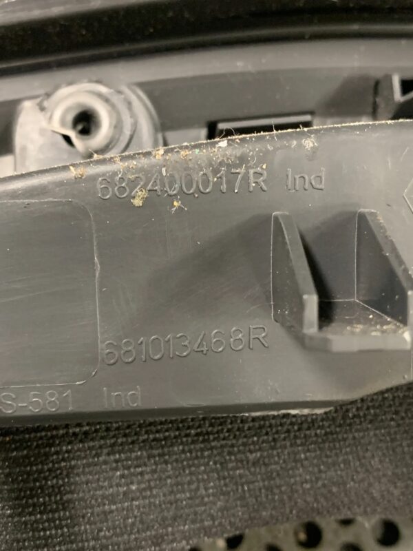 OSŁONA KONSOLI MASTER III 681013468R