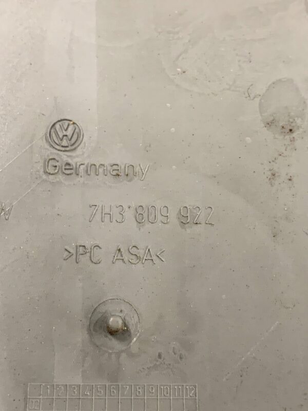 OSŁONA ZAŚLEPKA PAKI VW T5 7H3809922