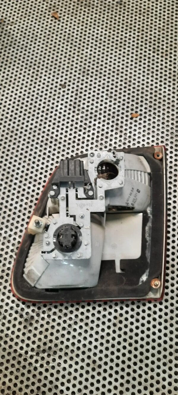 LAMPA TYLNA MERCEDES W210 PRAWA