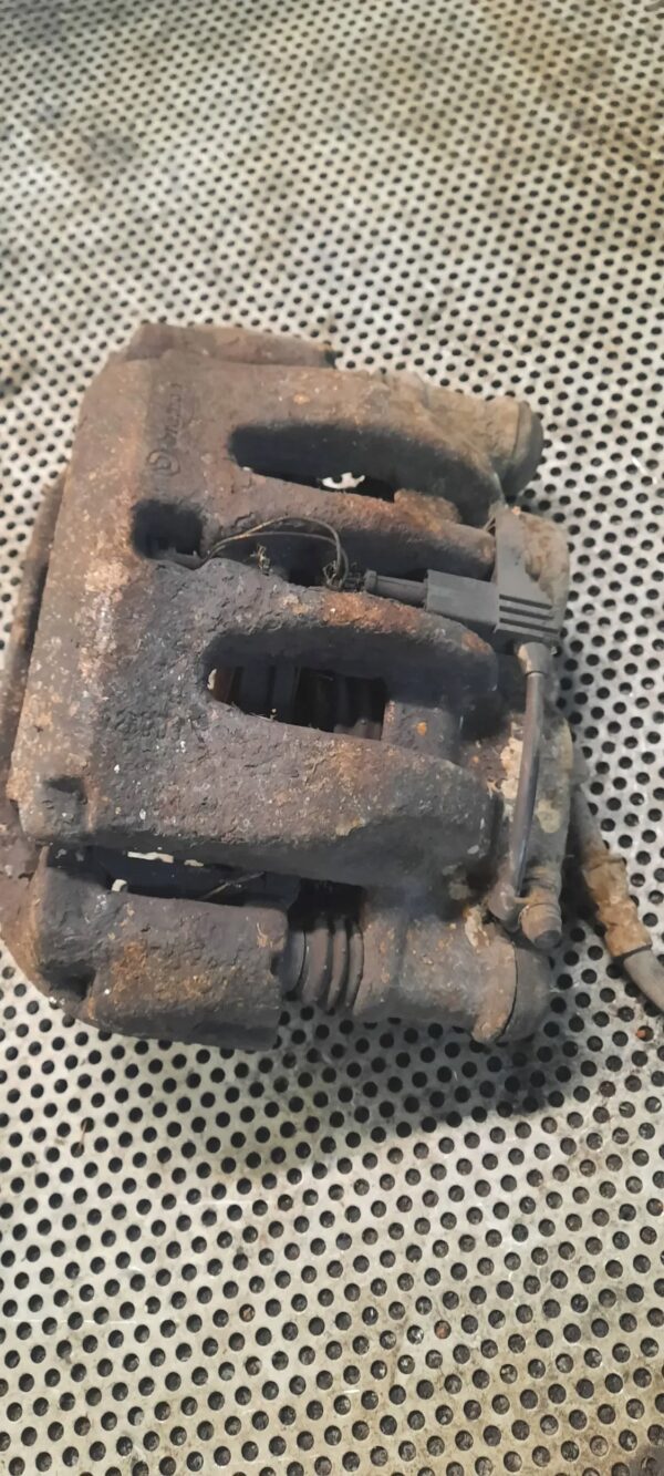 39f3bf3b8a1801df205a31c62ead4017