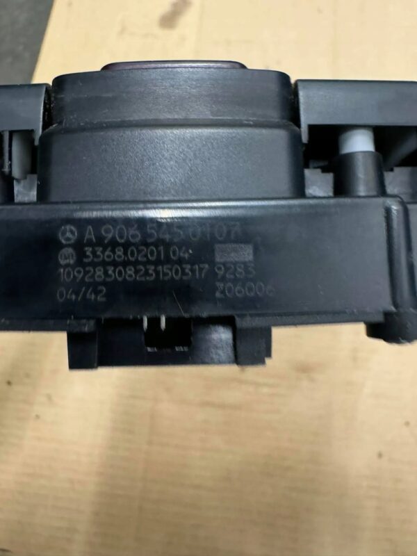 PANEL ŚWIATEŁ AWARYJNYCH MERCEDES SPRINTER 906 A9065450107