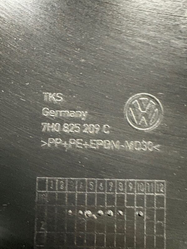 OSŁONA PODWOZIA ŚRODKOWA VW T5 7H0825209C
