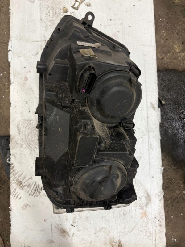 LAMPA PRZEDNIA PRAWA VW T5 7E1941016H