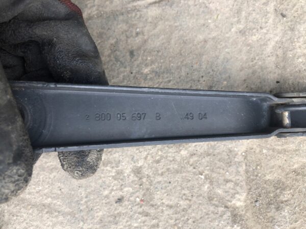 RAMIĘ WYCIERACZKI PRAWE TRAFIC 1.9 80005697B