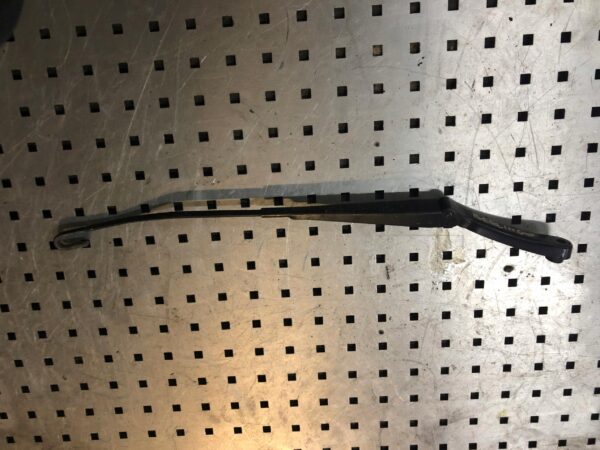 RAMIĘ WYCIERACZKI LEWE BERLINGO 2002 962101468B