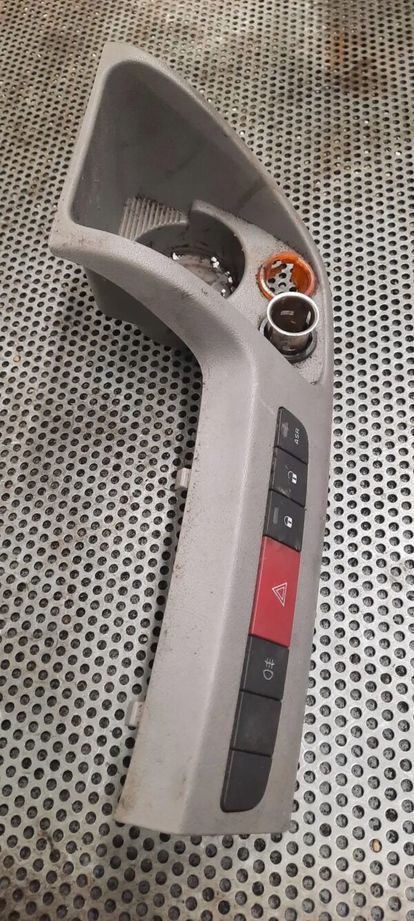 UCHWYT NA KUBEK 1308183070 FIAT DUCATO