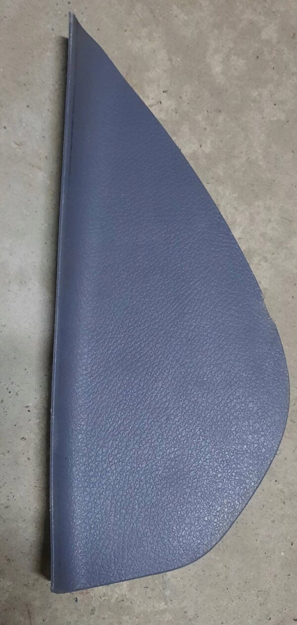 BOCZNA OSŁONA PRAWA DESKI ROZDZIELCZEJ A6396890608 MERCEDES VITO W639