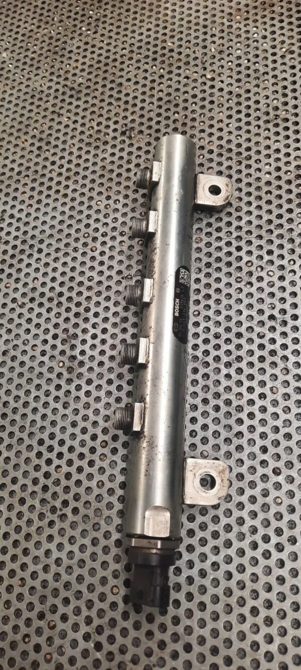 LISTWA WTRYSKOWA 0445214053