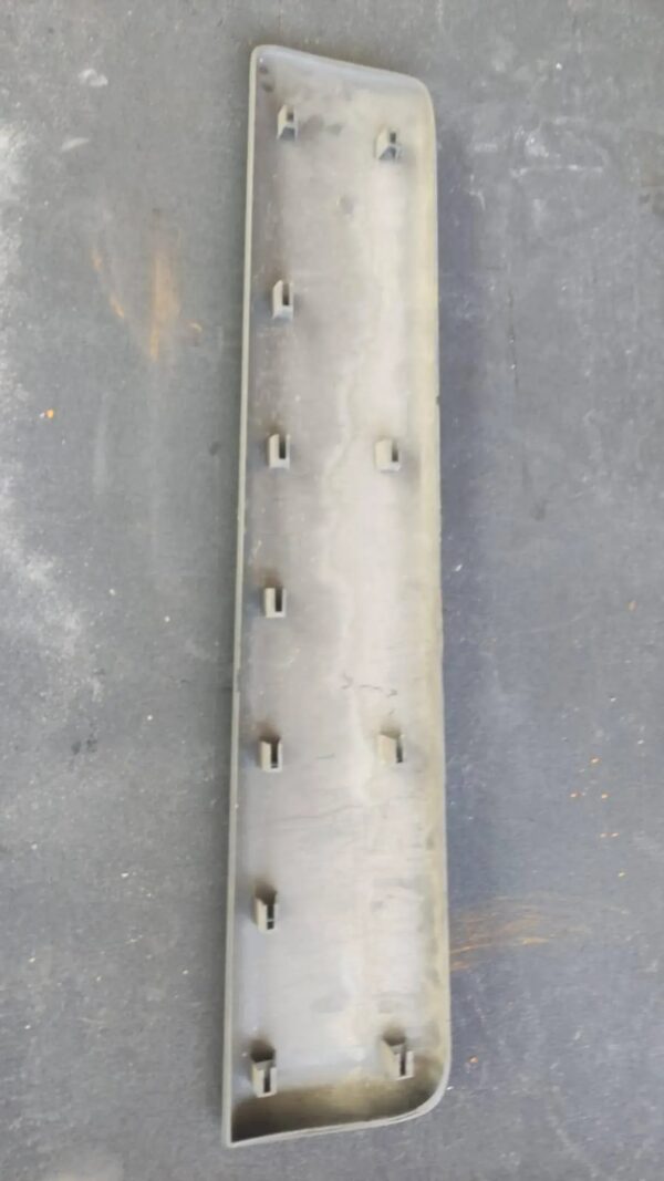 LISTWA DRZWI LEWY PRZÓD RENAULT TRAFIC II 8200086088