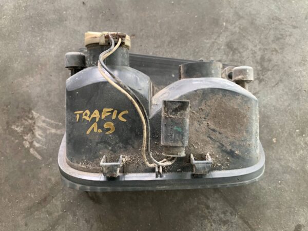 LAMPA PRAWA TYLNA PRZECIWMGIELNA TRAFIC II 1.9