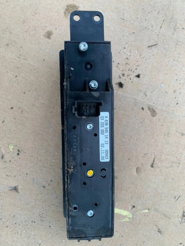 PRZYCISK PRZEŁĄCZNIK SZYBY PRAWY A6395451413 MERCEDES VITO W639