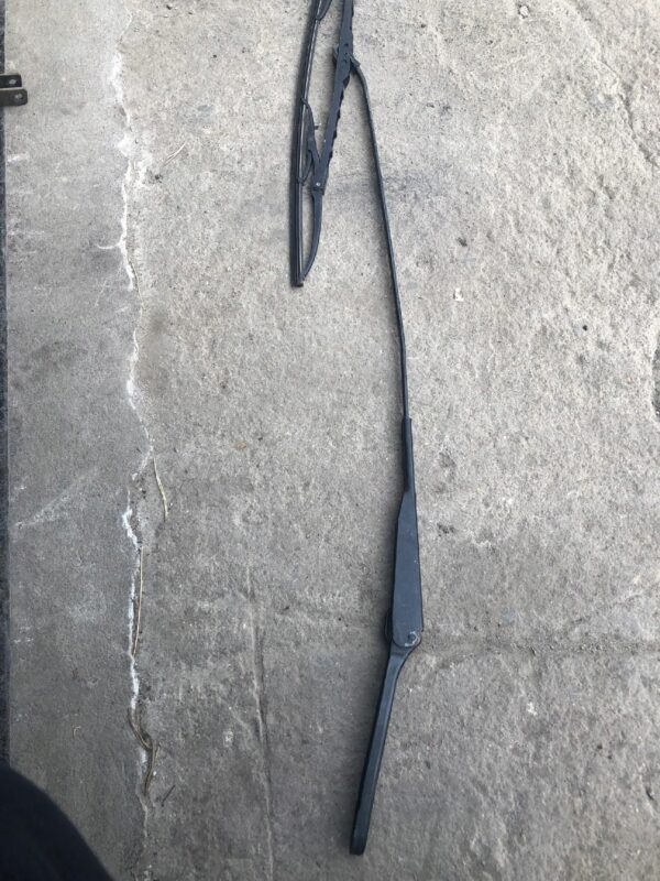 RAMIĘ WYCIERACZKI PRAWE TRAFIC 1.9 80005697B