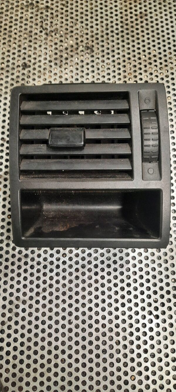 KRATKA NAWIEWU LEWA 7E0819203