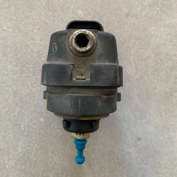 SILNICZEK REGULACJI ŚWIATEŁ R7700415343 RENUALT TRAFIC II