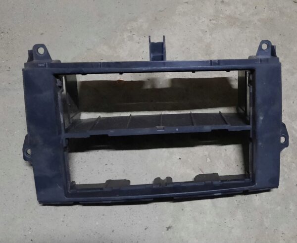 RAMKA RADIA A6396890931 MERCEDES VITO W639