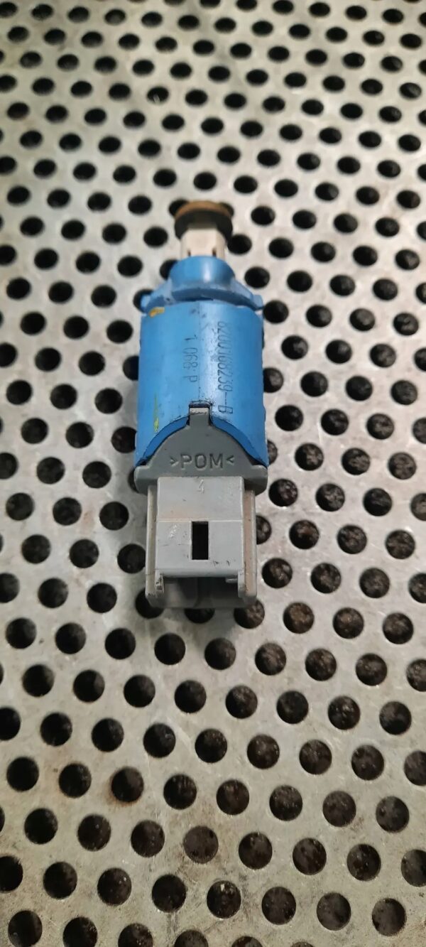 CZUJNIK SPRZĘGŁA 8200163239B MASTER