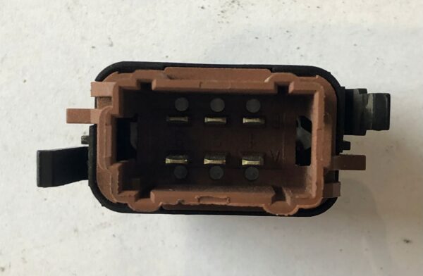 PRZEŁĄCZNIK PODGRZEWANIA SZYBY TYLNEJ 313155A