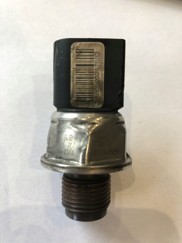 CZUJNIK CIŚNIENIA PALIWA VW CRAFTER 076906051