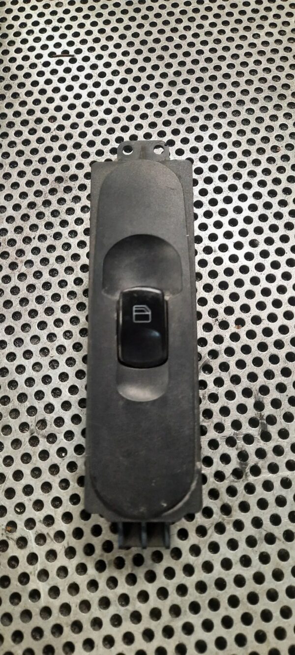 PANEL PRZYCISK SZYBY A9065451913