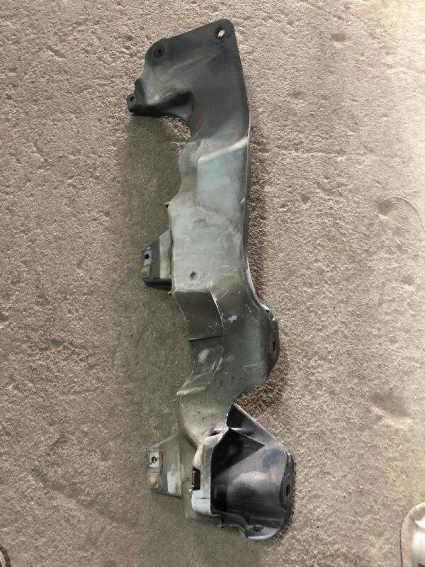 MOCOWANIE BŁOTNIKA PRAWY PRZÓD KANGOO 8200381902