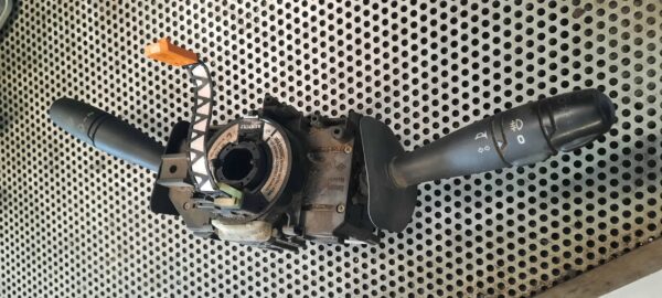 MANETKA PRZEŁĄCZNIK KIERUNKOWSKAZÓW V7700354626