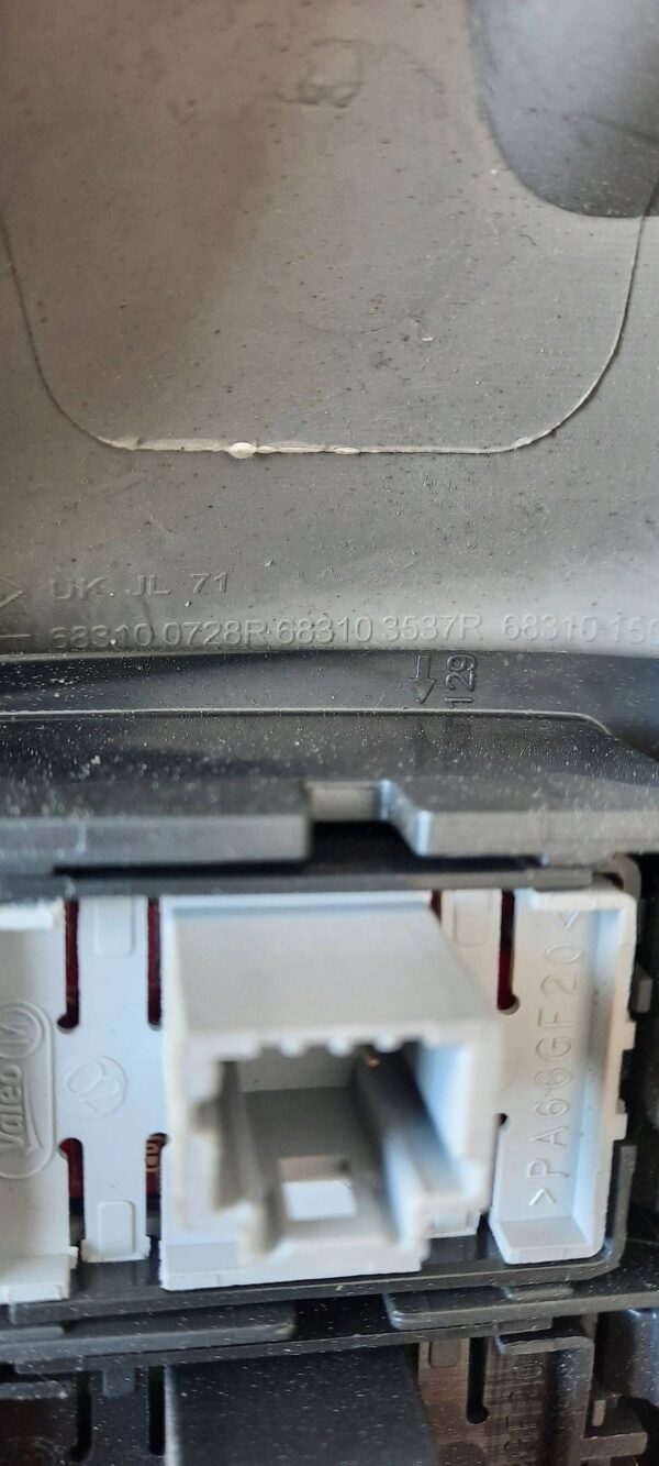 OBUDOWA NAWIEWU TRAFIC III 683100728R