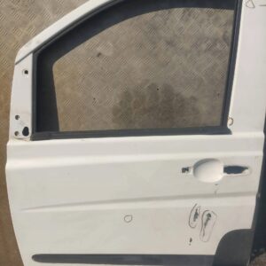 DRZWI PRZEDNIE LEWE MERCEDES VITO VIANO W639 83