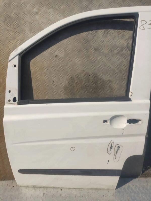 DRZWI PRZEDNIE LEWE MERCEDES VITO VIANO W639 83