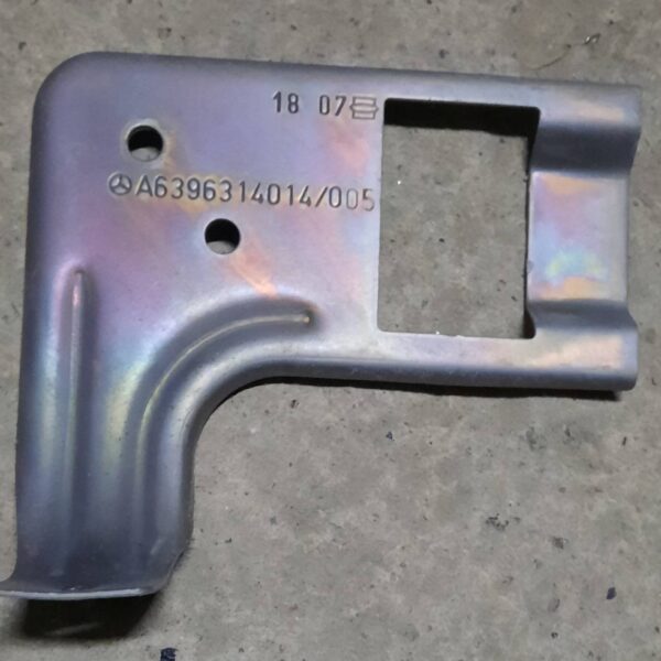 MOCOWANIE BLASZKA A6396314014 MERCEDES VITO W639