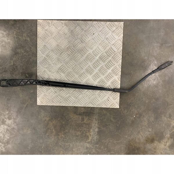 RAMIĘ WYCIERACZKI SZYBY PRZEDNIEJ PRAWE ET7617526CB FORD TRANSIT COURIER