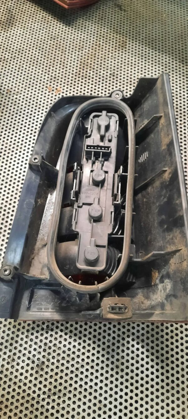 LAMPA TYLNA MERCEDES VITO 6338201264
