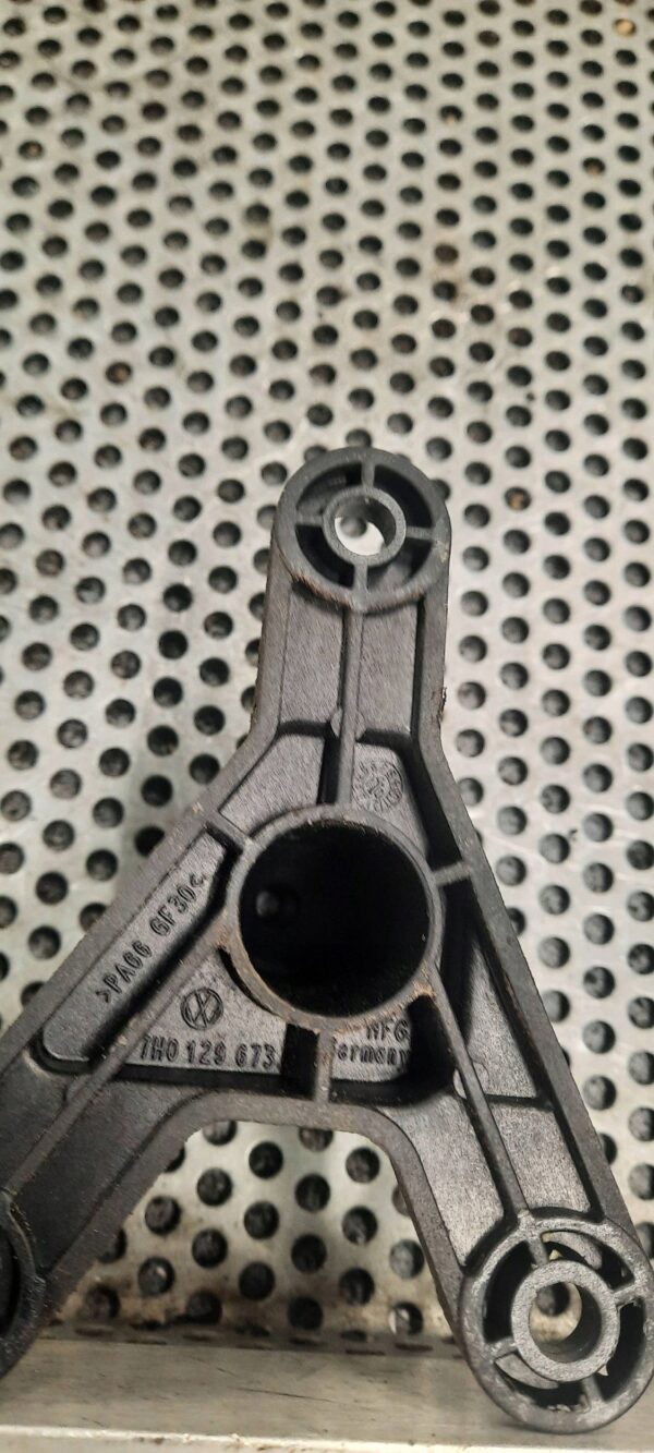 GNIAZDO LEWARKA 7H0129673