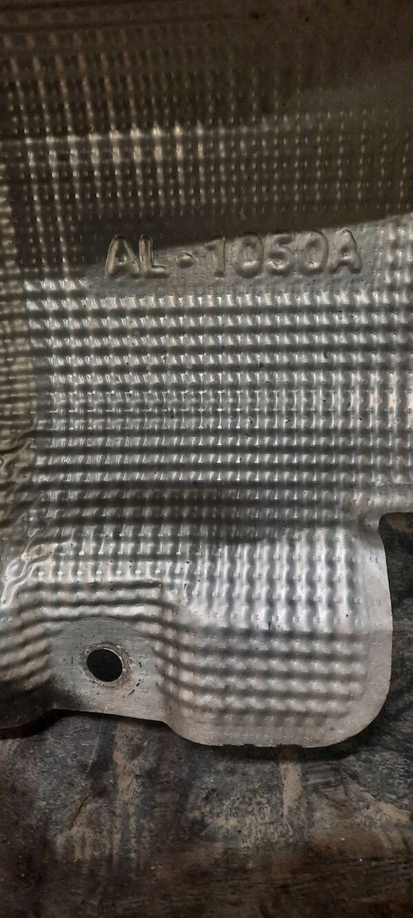 Renault Trafic III (X82) 2017 Osłona termiczna rury wydechowej