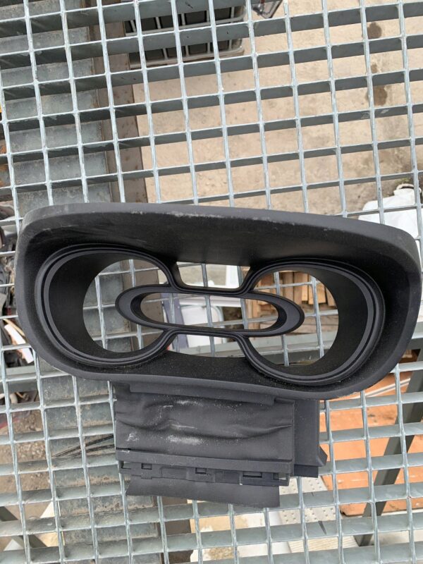 OSŁONA LICZNIKA TRAFIC III 681010993R