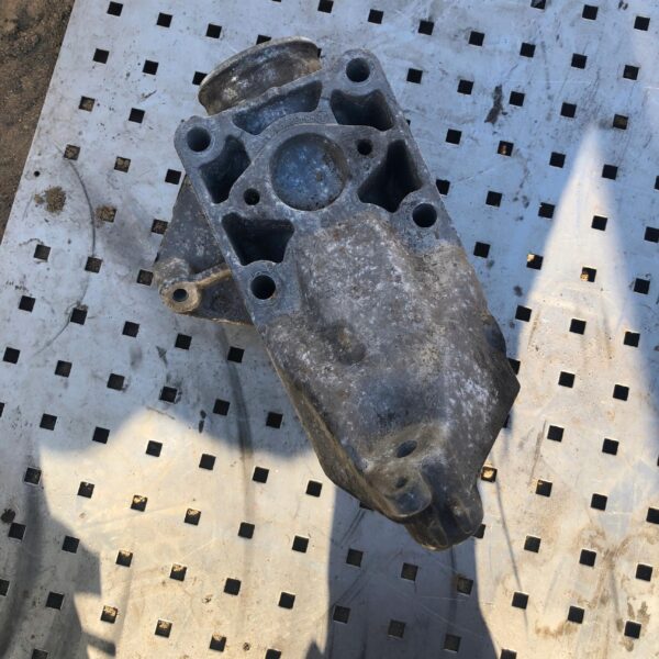 ŁAPA SILNIKA MERCEDES VITO A64622300104